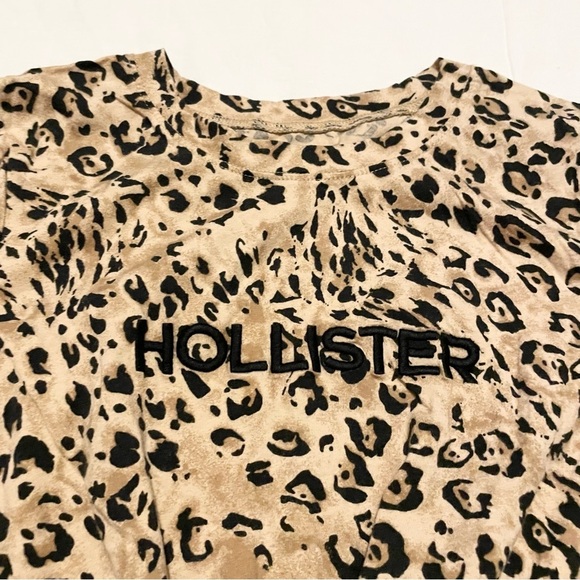Hollister Leopard Twisted Square Boxy Crop Baby Tee Womens Size Small - Picture 2 of 16